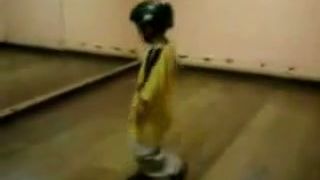 Mini breakdancer