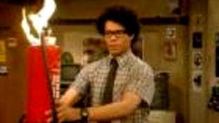 The It Crowd - požiar,skvelá scénka z perfektného serialu.