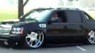 Cadillac Escalade na 30" diskoch