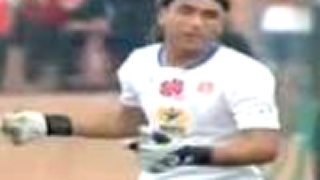 Odrazil loptu : - )