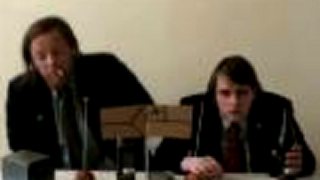 Poletíme? - Klaus ukradl propisku
