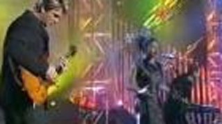 Mike Oldfield & Pepsi DeMacque - Man In The Rain