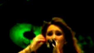Dulce María - Sólo Quédate En Silencio (Extranjera On Tour - 