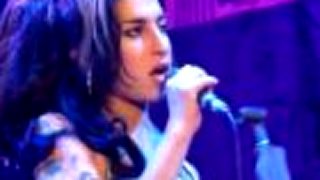 Amy Winehouse - posledné vystúpenie na drogách