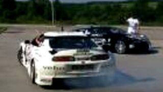 Drift okolo Bugatti Veyron