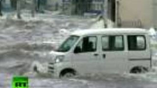Záchrana ľudí helikoptérou počas tsunami