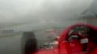 Jazdy na formulách na Slovakiaringu za dažďa.