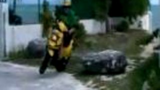 Tlsťoch na skútri