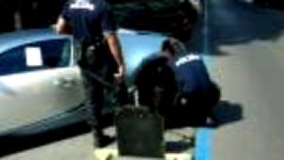 Bugatti Veyron dostal v Prahe papuču