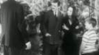 Rodina Addamsovcov - 03 Morticia vstupuje do ženskej ligy