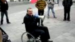 Dr. Milan Valach hovorí na demonstraci proti ACTA