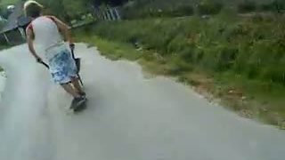 Skateboardista s fúrikom