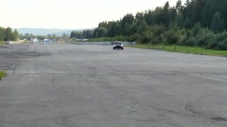 E30 sa predvádza - 785 HP
