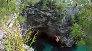 Cliff - jumping Bermudy