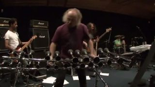 Bill Bailey odkazuje Metallice:
