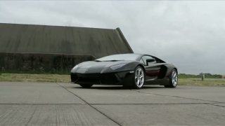 Aventador LP700-4 vs. F16 Fighting Falcon