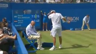 Škandál v tenise: Nalbandian kopol rozhodcu!