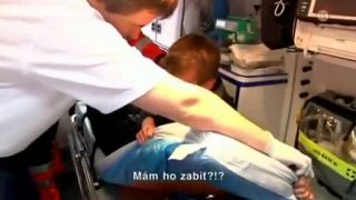 Mladík podgurážený alkoholom
