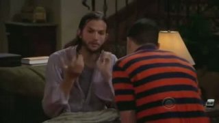 Dva a Pol Chlapa - Ashton Kutcher (Prvá scénka)