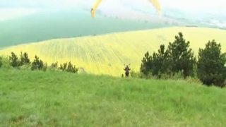Vo štvorici po slovensku Letajicí padak