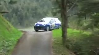 Hrozivo vyzerajúca rally nehoda