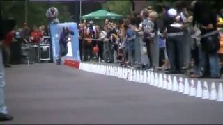 Najrýchlejší slalom na skejte