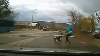 Kočiar došiel takmer až na rušnú ulicu