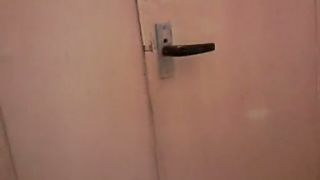 Moja spolužiačka na WC