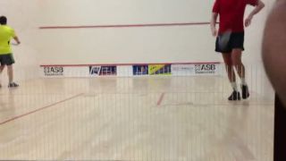 Sulik nadava počas squashu