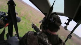 Lovv kušou z helikoptery