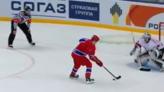 Pavel Datsyuk sa rozlúčil s KHL parádnou fintou