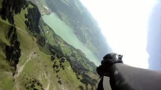 Neskutočné wingsuit lety vo Švajčiarsku.