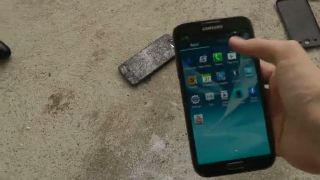 Samsung Galaxy Note 2 - Pád kladiva test
