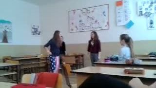 Baby sa nudily (v skole)