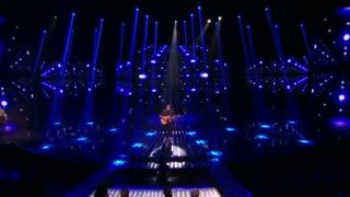 James Arthur spieva Falling by Alicia Keys