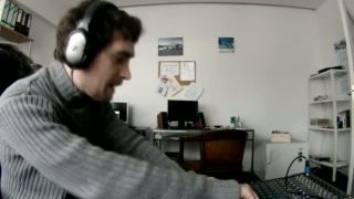 Viete, čo robí DJ za bieleho dňa?