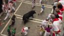 video Zúriaci býk dostal amerického turistu