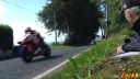 video 1 meter od motoriek idúcich 280 km/h