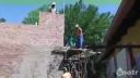 video Africkí robotníci betónujú