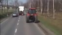 video Opitý traktorista