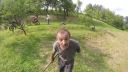 video Agresívny jednoruký farmár verzus motorkári (Poľsko)