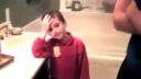 video Malý chlapec vidí prvýkrát gayov