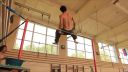video Naprávanie chrbtice pomocou gymnastickej hrazdy