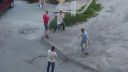 video Také obyčajné sobotňajšie popoludnie na ruskom sídlisku