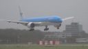 video Boeing 777 pristáva za búrky (Schiphol, Amsterdam)