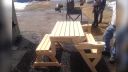 video Dômyselná konštrukcia dreveného stola