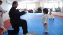 video Biely opasok malého taekwondo bojovníka