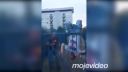 Zaseknutý v čase a priestore na plote (Poľsko)