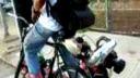 video Bicykel poháňaný motorovou pílou