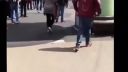 Brutálny útok na ulici. Bili ho hlava nehlava Tu si imigranti 